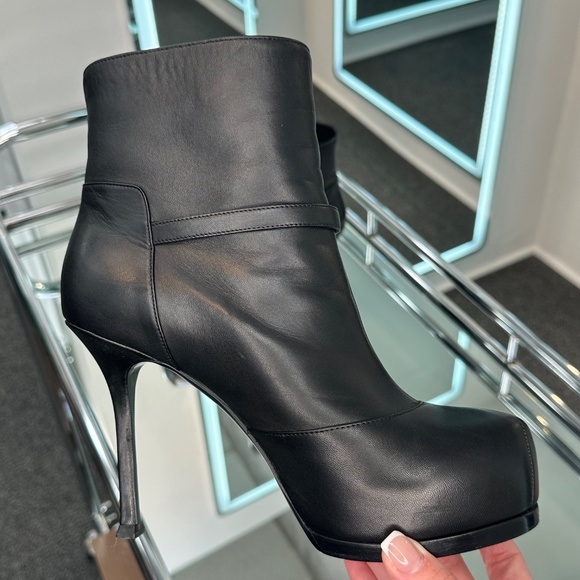 Saint Laurent Bootie - Picture 5 of 9